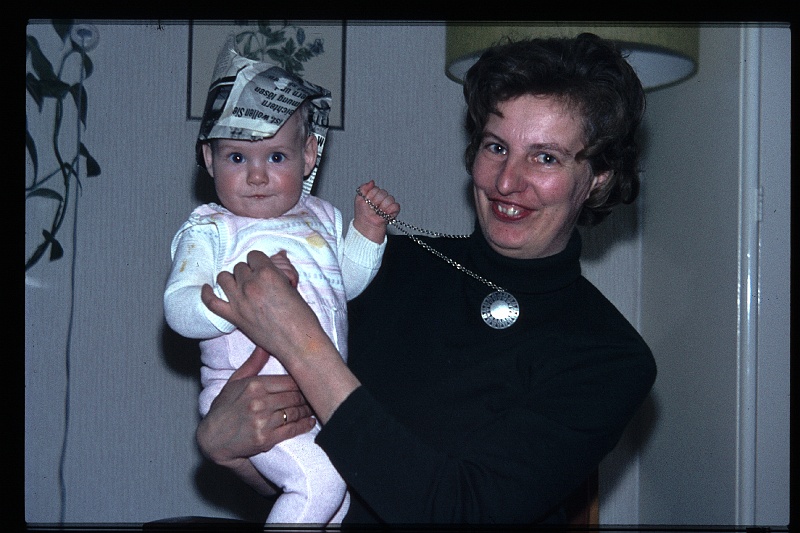 29.Delft mrt 1966 Mama,Peter.JPG